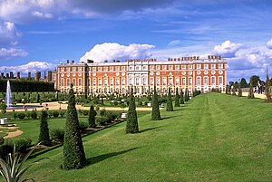 Hampton Court: Historia y descripción, Jardines, Leyenda