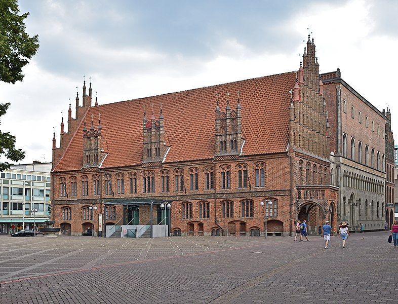 File:Hannover Altes Rathaus from Markt.jpg