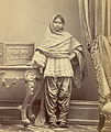 కరాచీ లోని సింధ్ ప్రాంతపు హిందువు యువతి 1870 లో సల్వార్ కమీజ్ ని ధరించిన తీరు