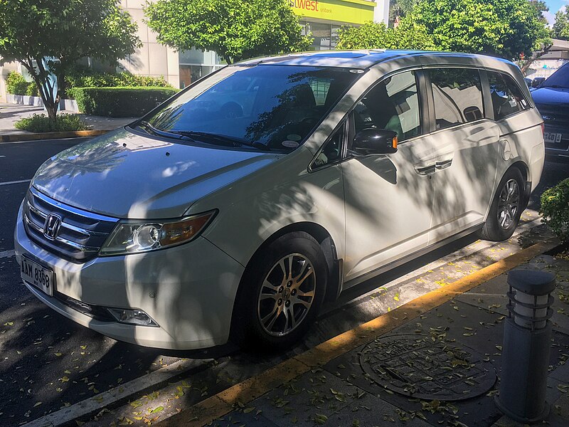 File:Honda Odyssey 3.5 EX 2014.jpg