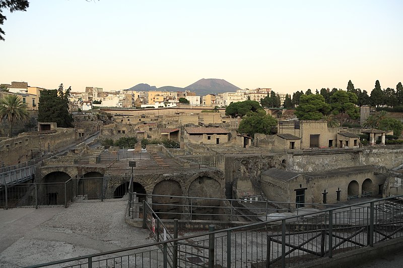 File:I08 323 Herculaneum, Ausgrabungsgebiet.jpg