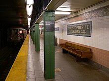 IRT Broadway-Seventh Christopher Street Northbound Platform.jpg