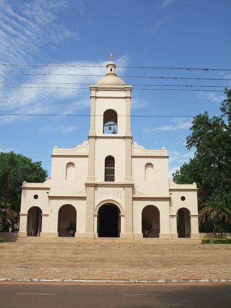 File:Iglesia de Arroyos y Esteros.jpg