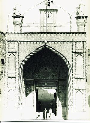 Imam Husayn and abbas Shrine in Karbala (150458838).jpg