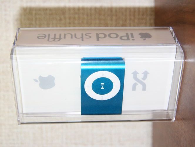 ファイル:Ipod shuffle 2nd.jpg