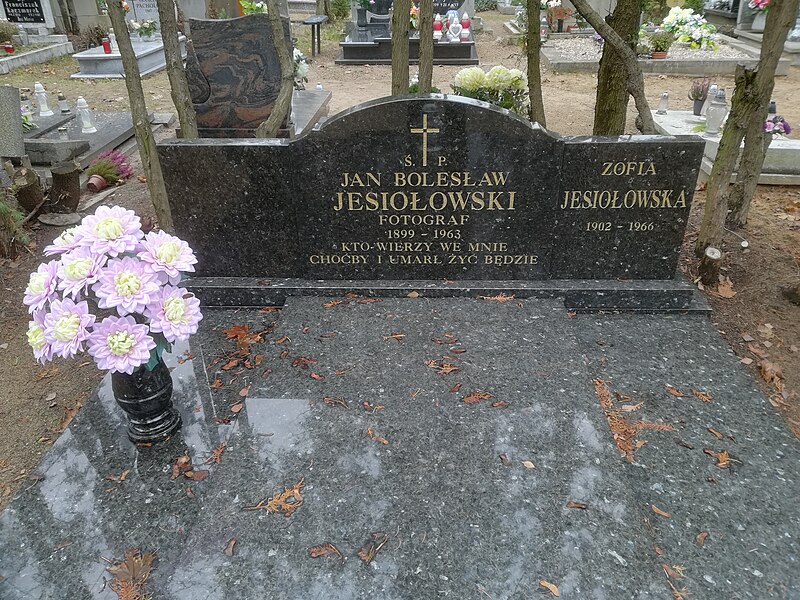 File:Jan Jesiołowski, Junikowo Poznan.jpg