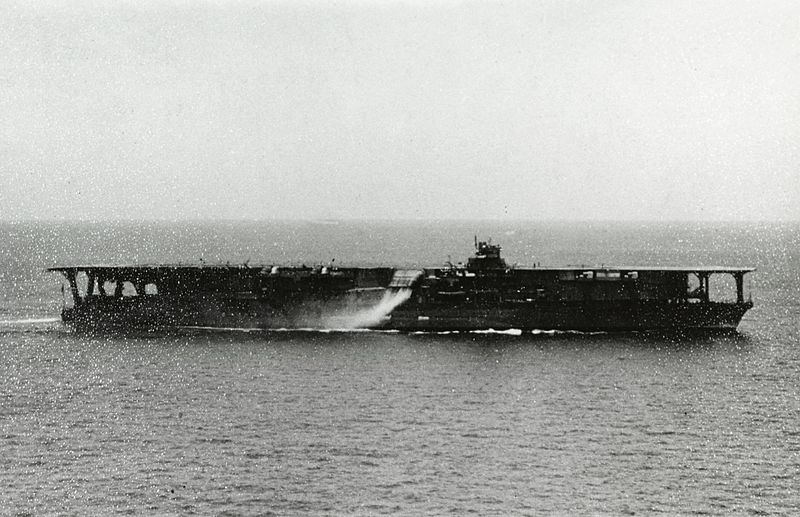 Datei:Japanese aircraft carrier kaga.jpg