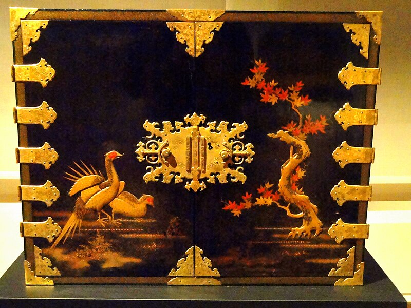File:Japanese lacquer cabinet - Staatliches Museum für Völkerkunde München - DSC08395.JPG