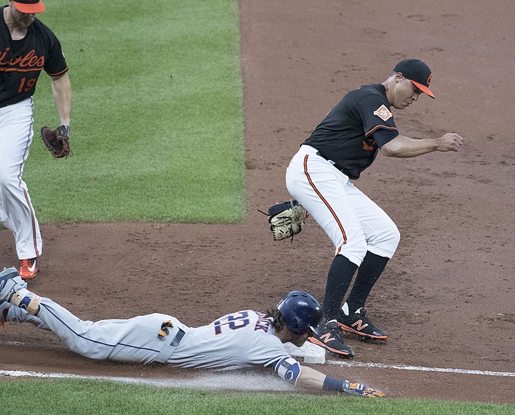 File:Josh Reddick sliding into first base.jpg