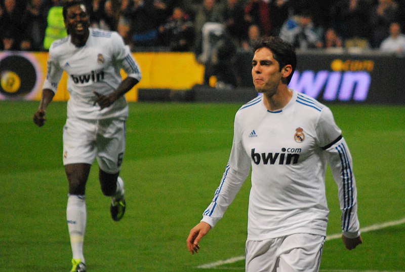 File:Kaká vs Real Sociedad 2011-02-06.jpg