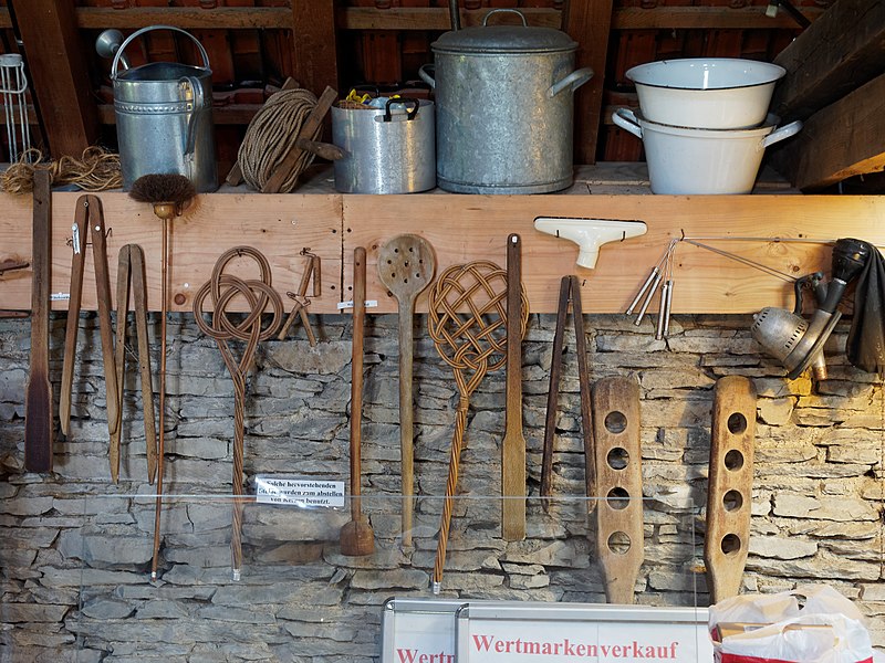 File:Knochenmühle (Mühlhofe) Museum Haushaltsgeräte 01.jpg