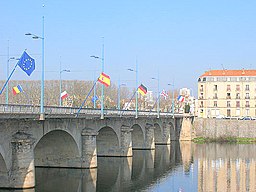 Le Pont sur la Loire 4.jpg