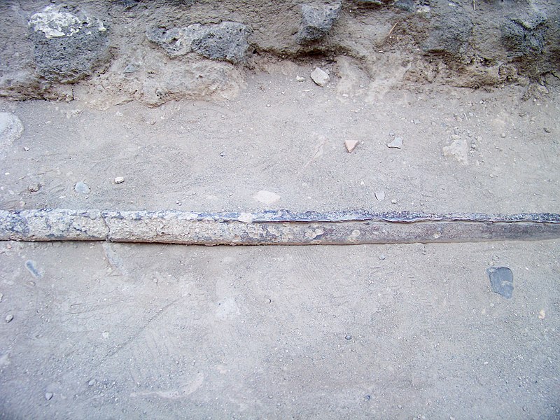 File:Lead pipe for water, Pompeii (7990068274).jpg