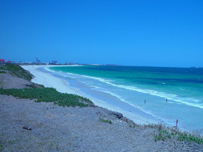 File:Leighton beach facing south.jpg