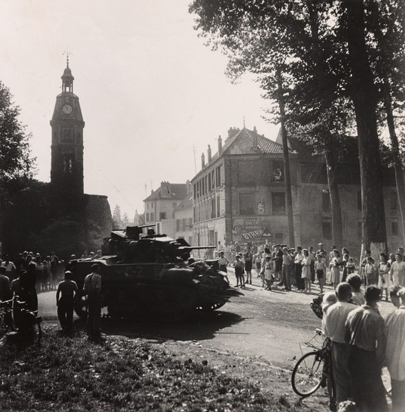 File:Libération de Crécy-la-Chapelle en août 1944 - 02.jpg