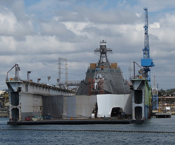 File:Littoral combat ship in drydock, San Diego.jpg