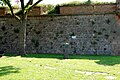 De terechtstellingsplaats van Lluís Companys in de slotgracht van het kasteel Montjuïc