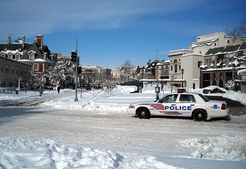 File:MPDC cruiser in Dupont Circle.JPG