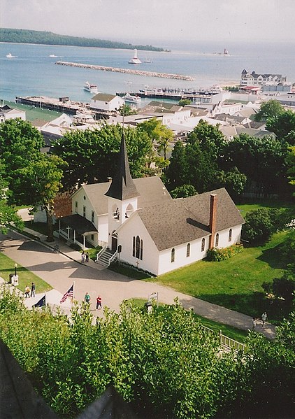 File:Mackinac Island August 2003 08.jpg