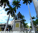 Mahé de La Bourdonnais Statue.jpg