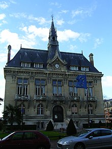 Ang Town Hall sa Le Raincy