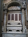 カルロ・マルスッピーニの墓碑 デジデーリオの作品でヴェロッキオも工房も関係ない。左の墓碑作品はこの作品の影響を受けている。