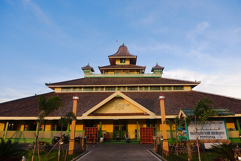 File:Masjid Kesultanan Syarif Abdurrahman.jpg