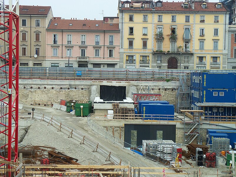 File:Milano - via Confalonieri - cantiere metropolitana.jpg