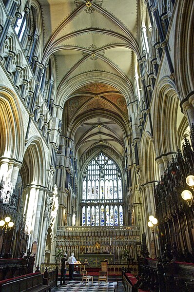 File:Minster altar 3.jpg