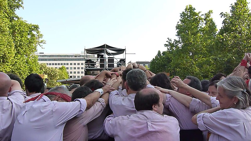 File:Minyons de Terrasse Budapest, 2012 (4).JPG