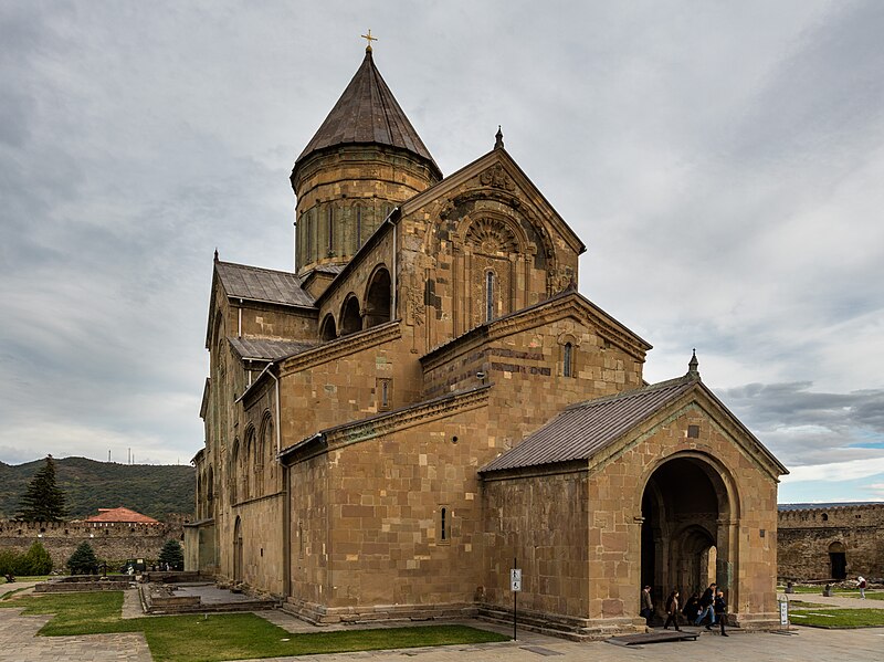 File:Monasterio de Svetitskhoveli, Miskheta, Georgia, 2016-09-29, DD 39.jpg