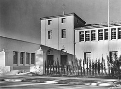 Mount Carmel High School (Los Angeles) pic.JPG