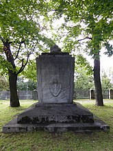 Vorplatz_Lutherkirche — Gefallenendenkmal_%E2%80%94Seite_mit_Inschrift