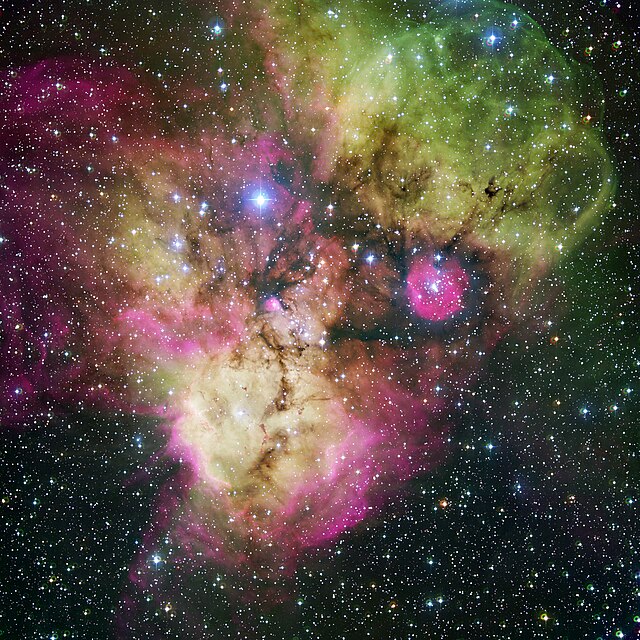 NGC 2467 — рассеянное звёздное скопление в созвездии Кормы