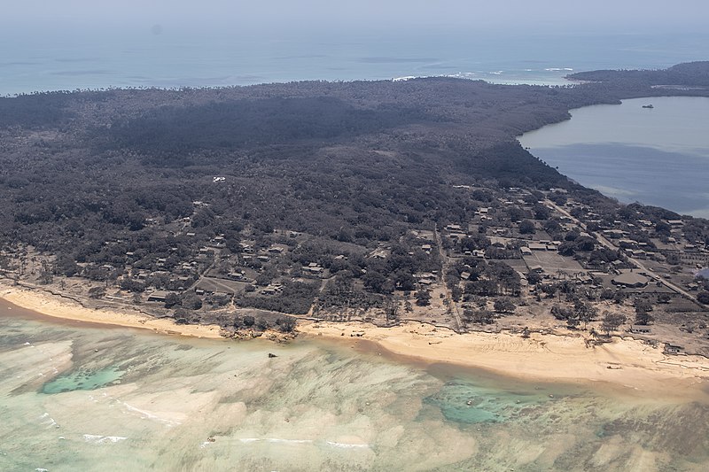 File:NZDF over Tonga 18 January 2022.jpg