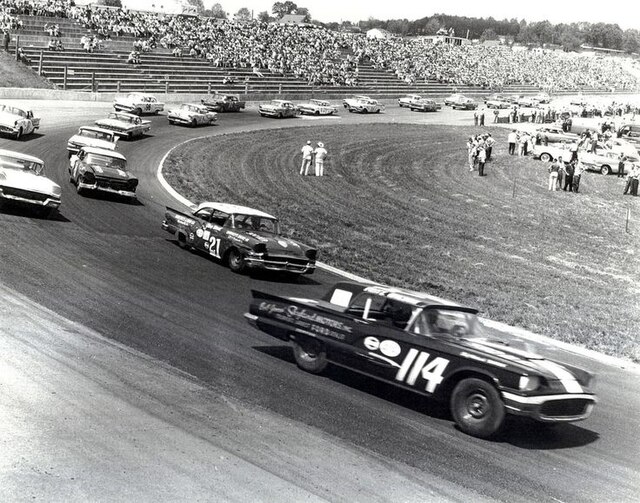 Glen Wood driving the second place 21 in 1958