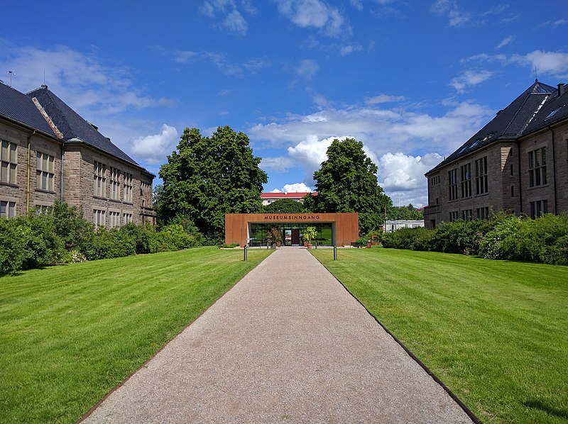 File:Naturhistorisk museum - Museumsinngang.jpg