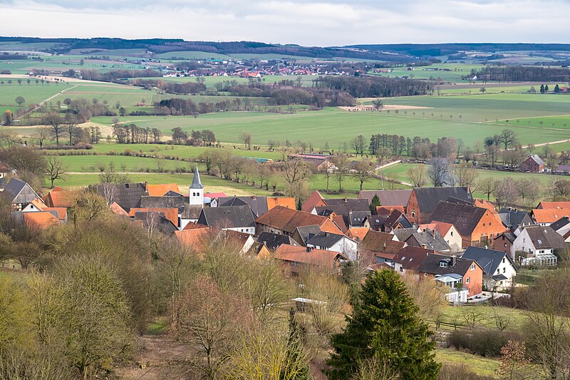 File:Nieheim - 2017-03-04 - Aussicht vom Lattbergturm (08).jpg