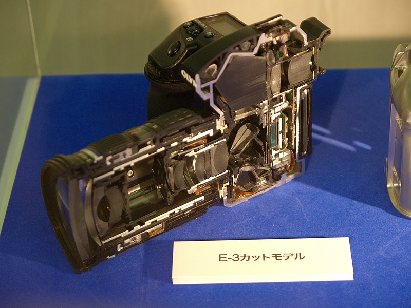 File:Olympus E-3 taiken 02.jpg