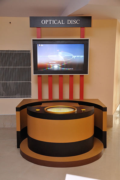 File:Optical Disc - Emerging Technologies Gallery - Science Exploration Hall - Science City - Kolkata 2016-02-22 0464.JPG