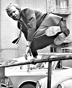 Osmo Kaipainen hyppäämässä kaiteen yli vuonna 1972.