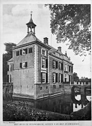 Buitenhuis Windesheim: overzicht Huis Windesheim, gezien vanuit het zuidwesten. "Buiten" nr. 16, 1922. Foto C. Steenbergh