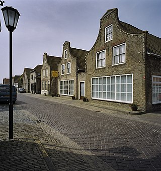 <span class="mw-page-title-main">Goudswaard</span> Village in South Holland, Netherlands
