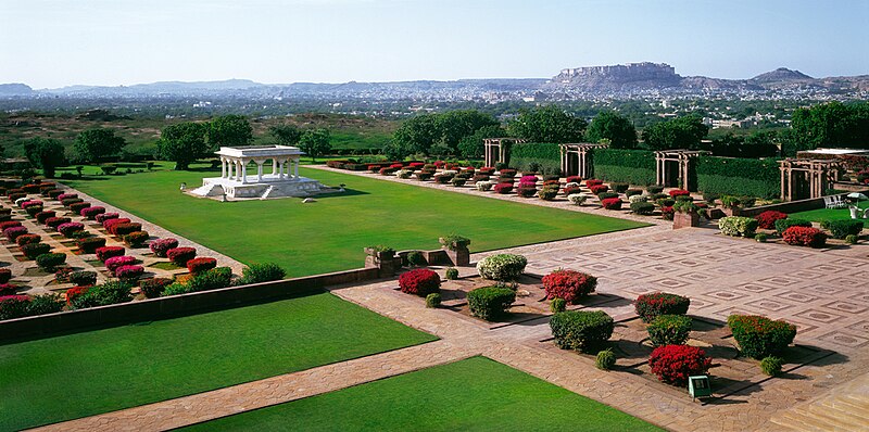 File:Palace Gardens.jpg