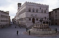 Palazzo dei Priori (veduta totale).jpg