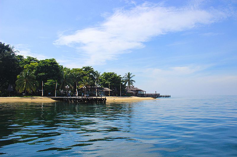 File:Pantai di Pulau Seribu.jpg