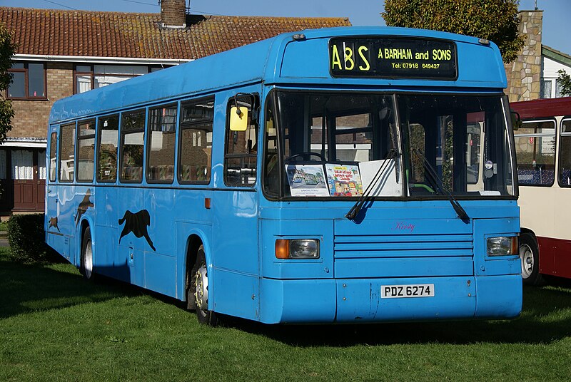 File:Panther Travel bus (PDZ 6274, ex-UHG 744R), 2011 Castle Point Transport Museum Transport Show.jpg