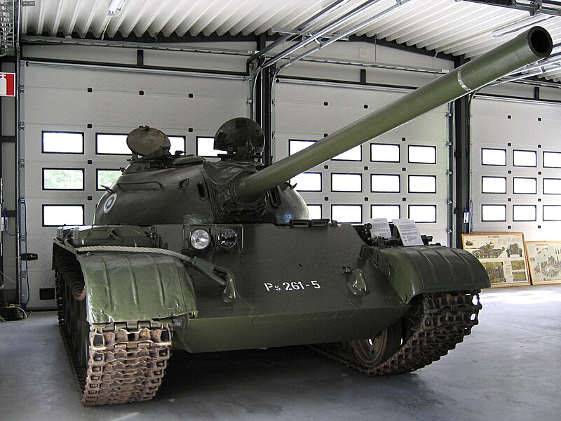 File:Parola Armoured Vehicle Museum Hattula Finland Hall2.jpg
