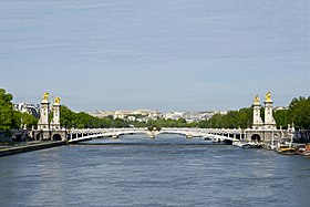 Pont Alexandre-III vu de l’amont.