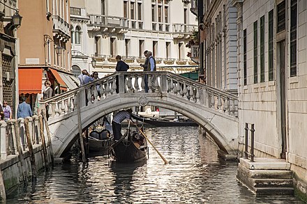 Ponte Tron Ponte Tron o de la Piavola (Venice).jpg